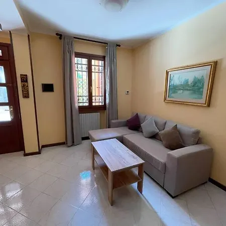 Spacious House In Venezia With Free Parking