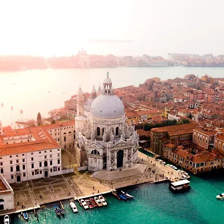 Holiday home Spacious House In Venezia With Free Parking